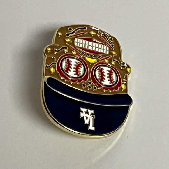 LA Dodgers Day Of Dead Skill Hat Pin Brooch Pins Fitted Hats Bag New - Picture 5 of 10